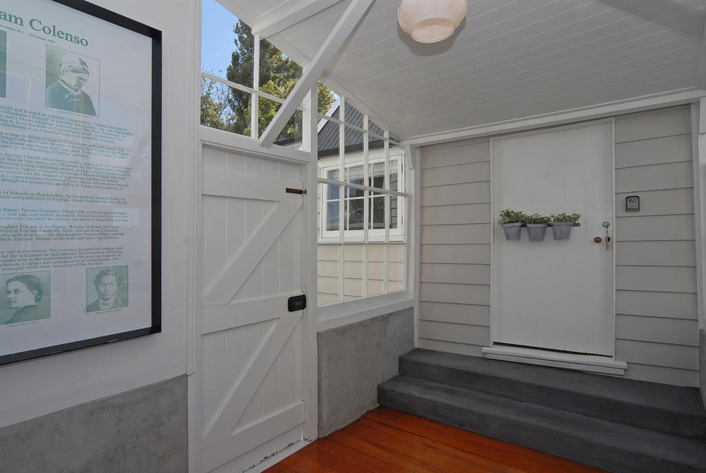 Historic Colenso Cottage Napier Eksteriør billede